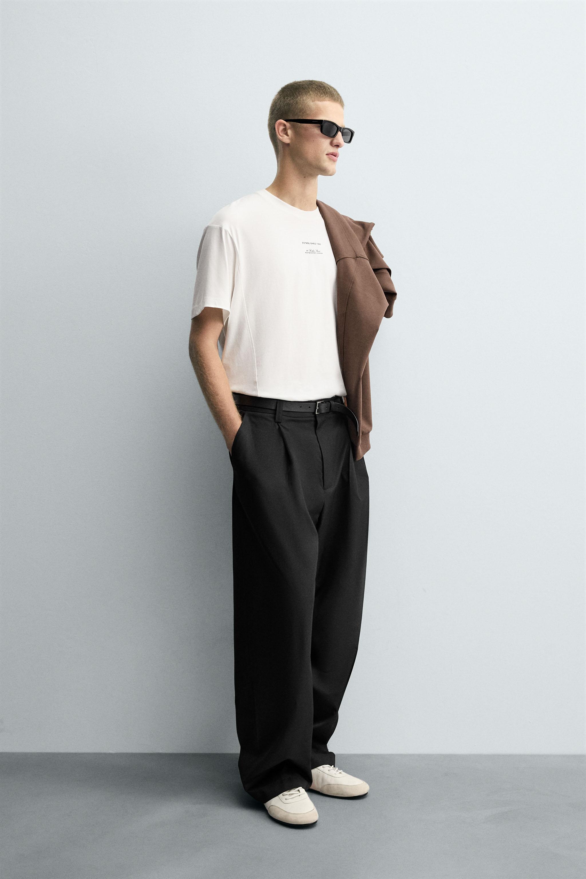 T-SHIRT ÉTIQUETTES CONTRASTE